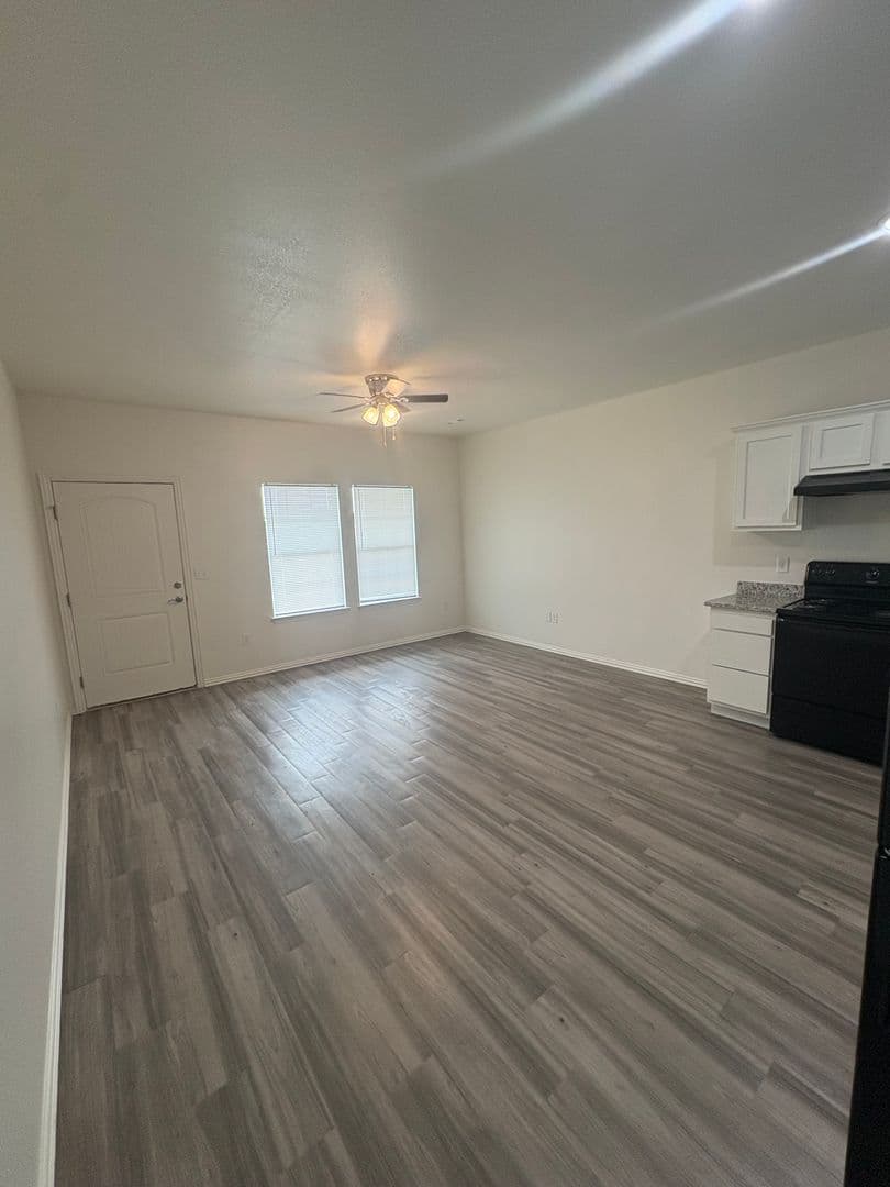 Dodge City Apartment: 3013 Choctaw St