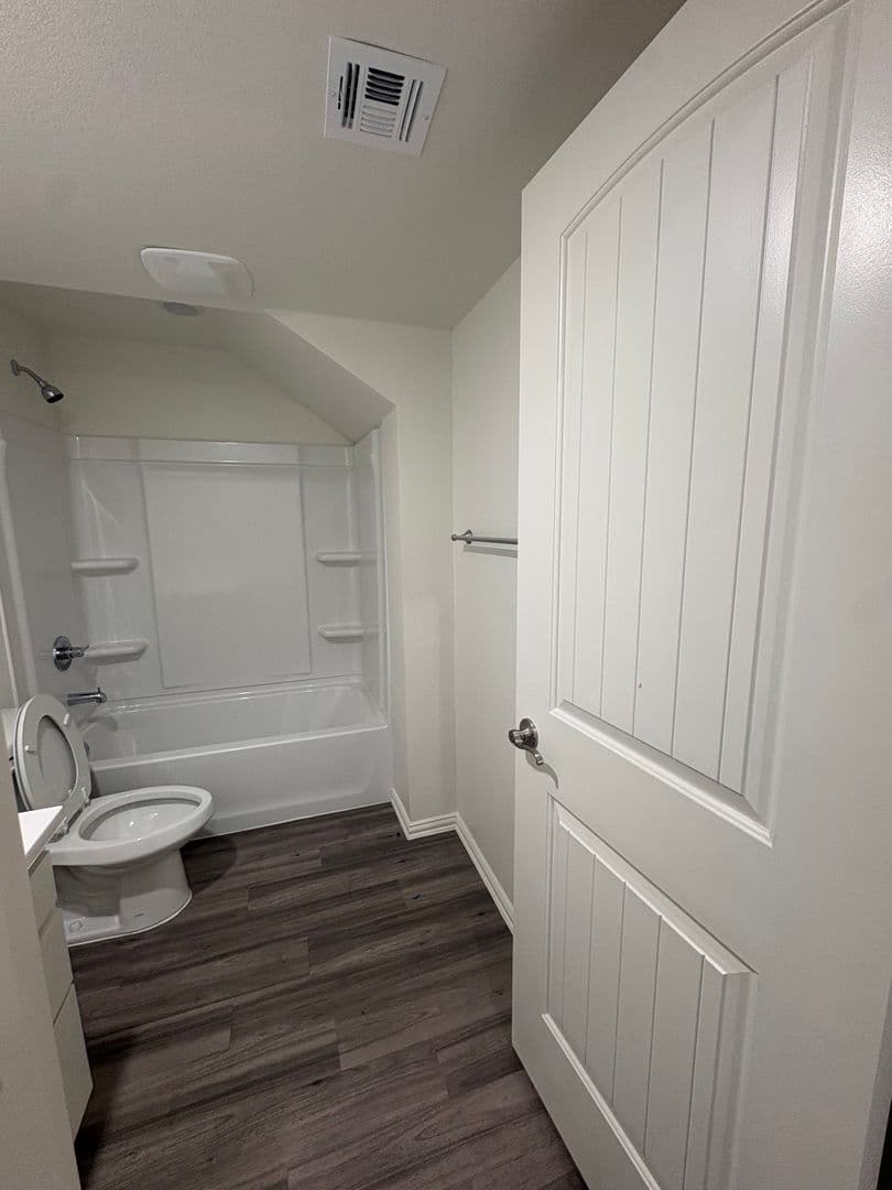 Dodge City Apartment: 3013 Choctaw St