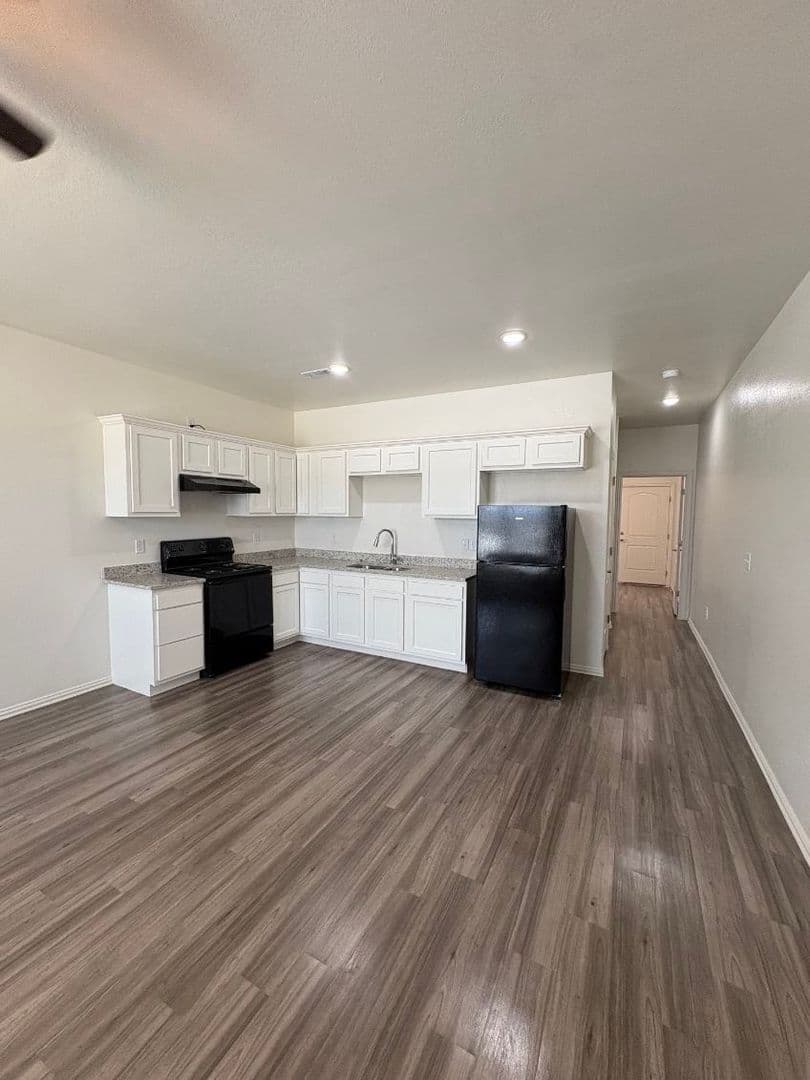 Dodge City Apartment: 3013 Choctaw St