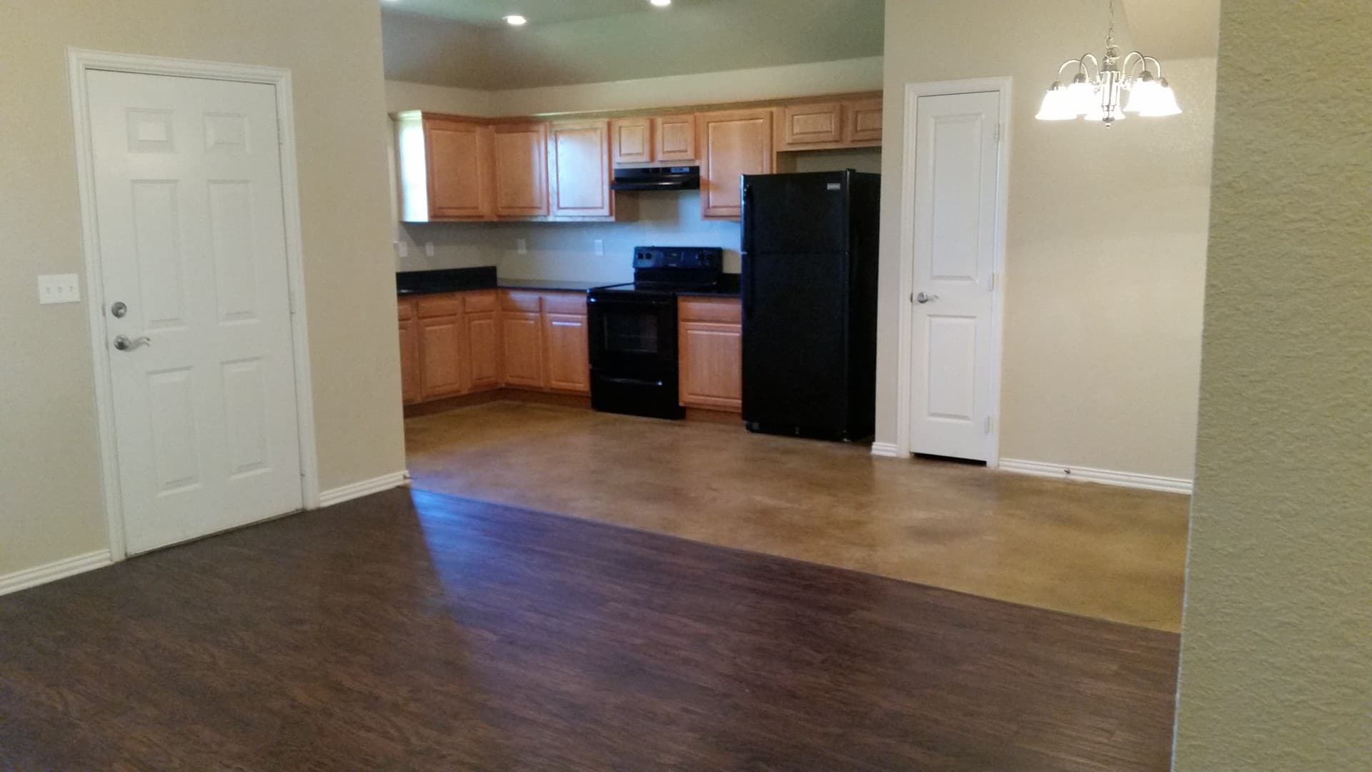 Duncan Apartment: 111 W Maple