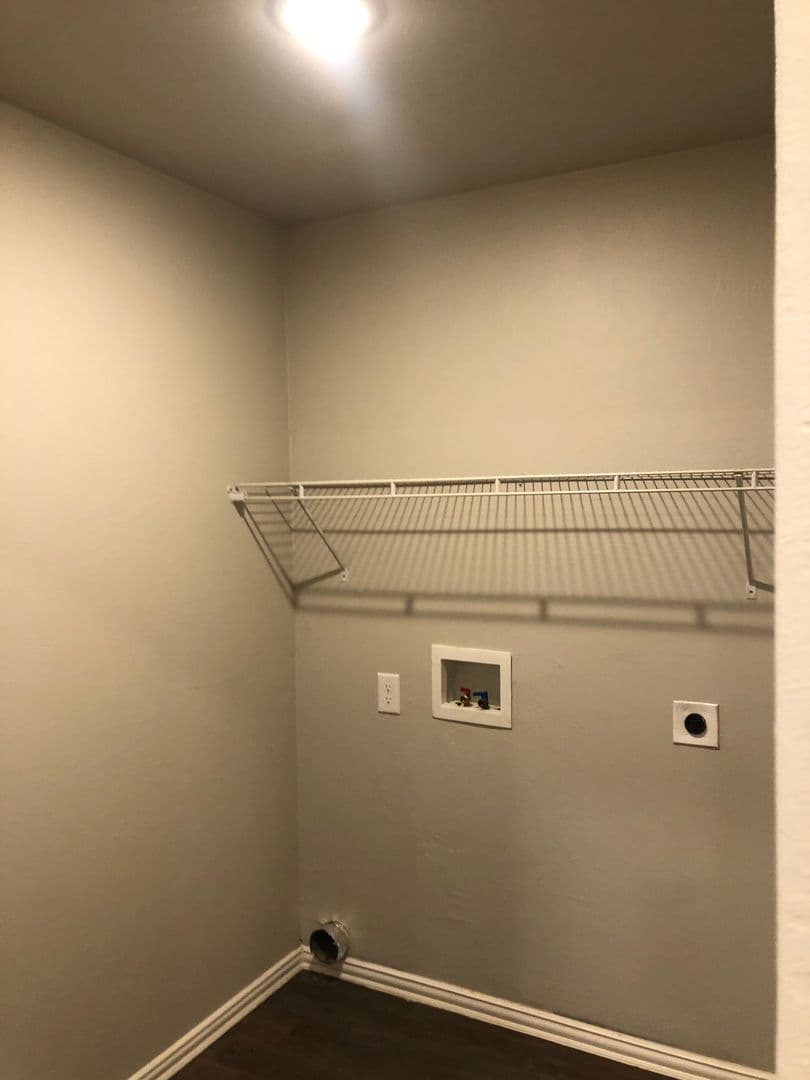 Guymon Apartment: 1641 NE 4th street