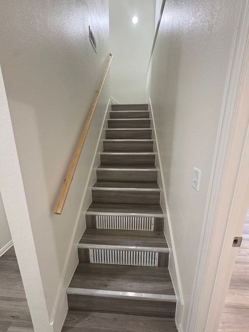 Dodge City Apartment: 3013 Choctaw St