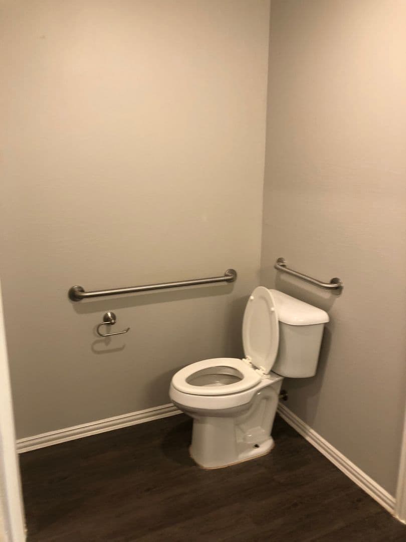 Guymon Apartment: 1641 NE 4th street