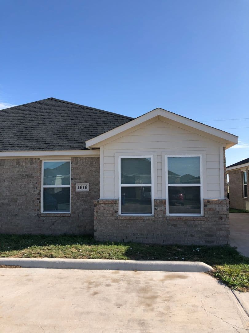 Guymon Multiplex: NE 4th St