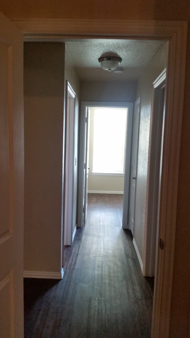 Duncan Apartment: 11 W Maple