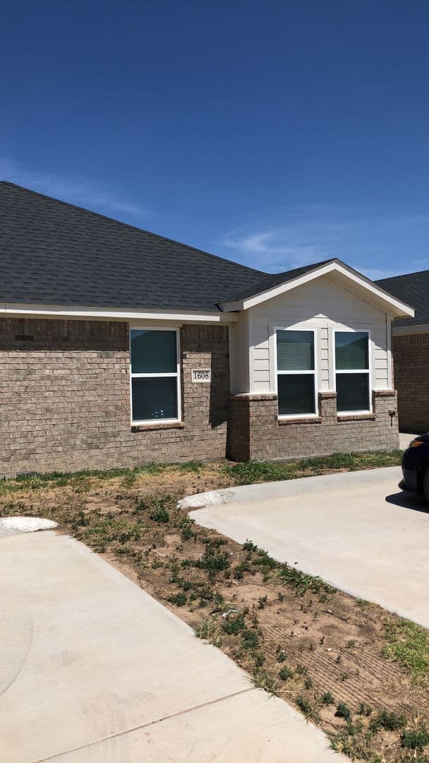 Guymon Multiplex: NE 4th St