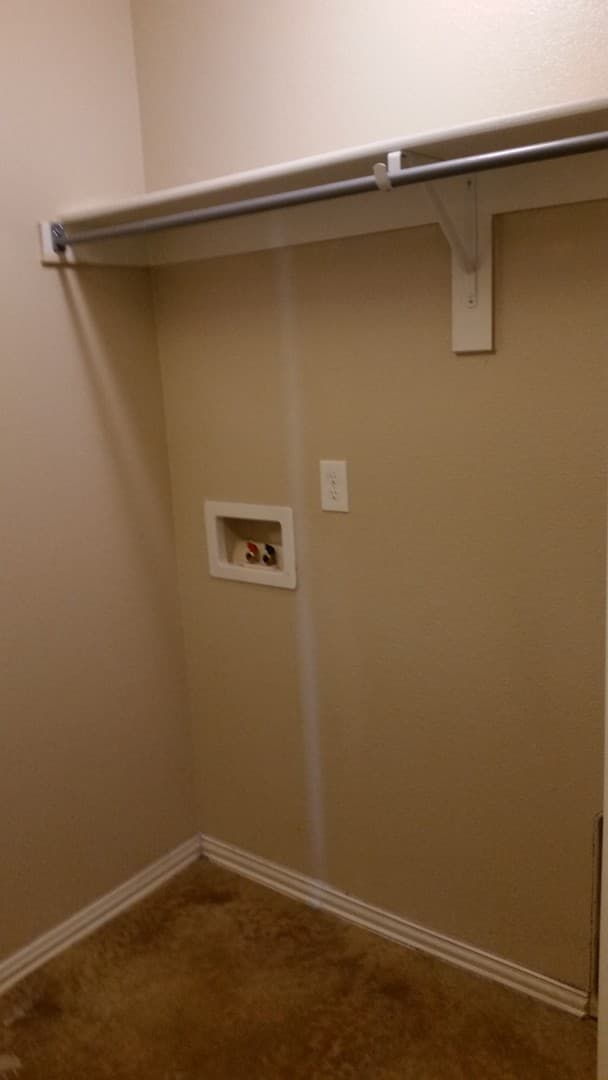 Duncan Apartment: 11 W Maple