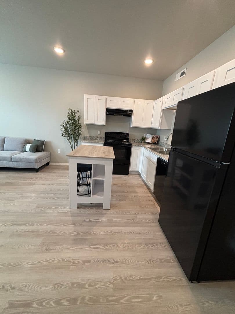Oklahoma City Apartment: 1515 S MacArthur Blvd