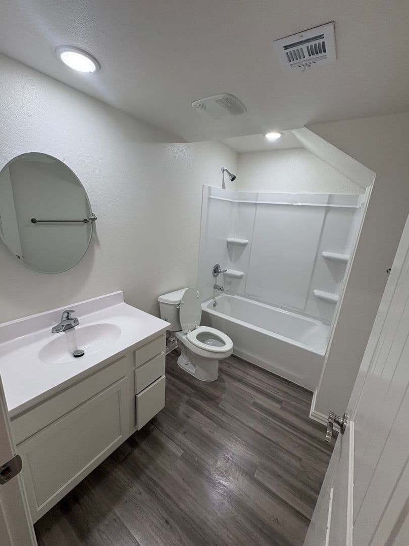 Dodge City Apartment: 3013 Choctaw St