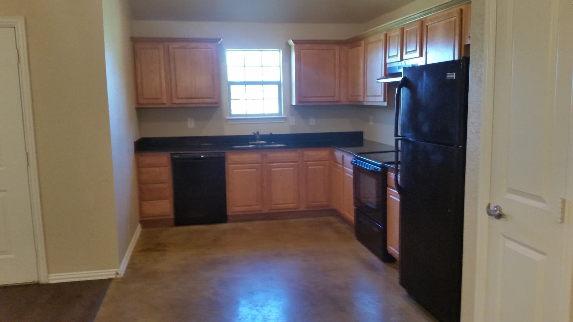 Duncan Apartment: 111 W Maple