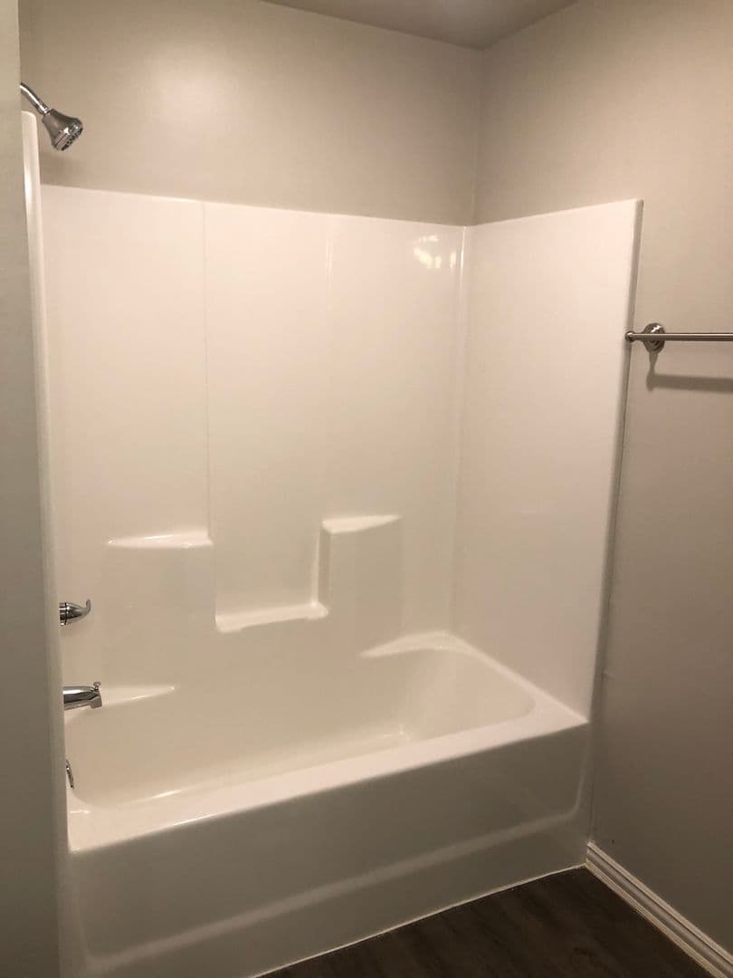 Guymon Apartment: 1641 NE 4th street