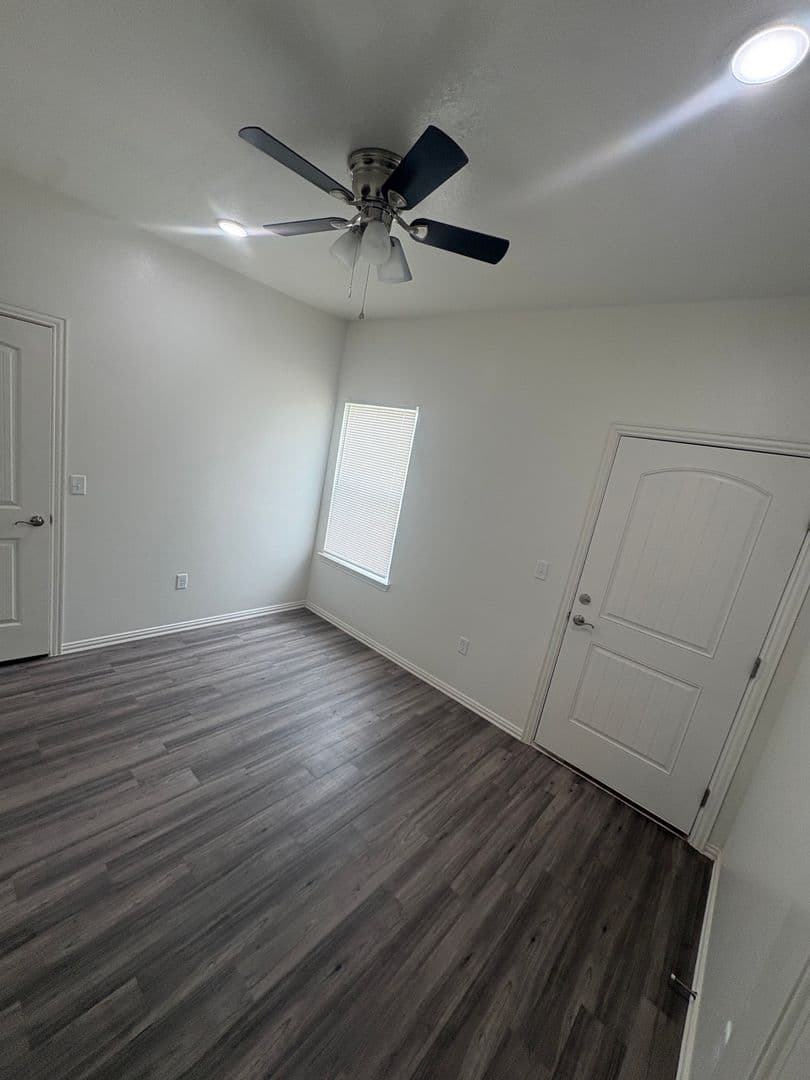 Dodge City Apartment: 3013 Choctaw St