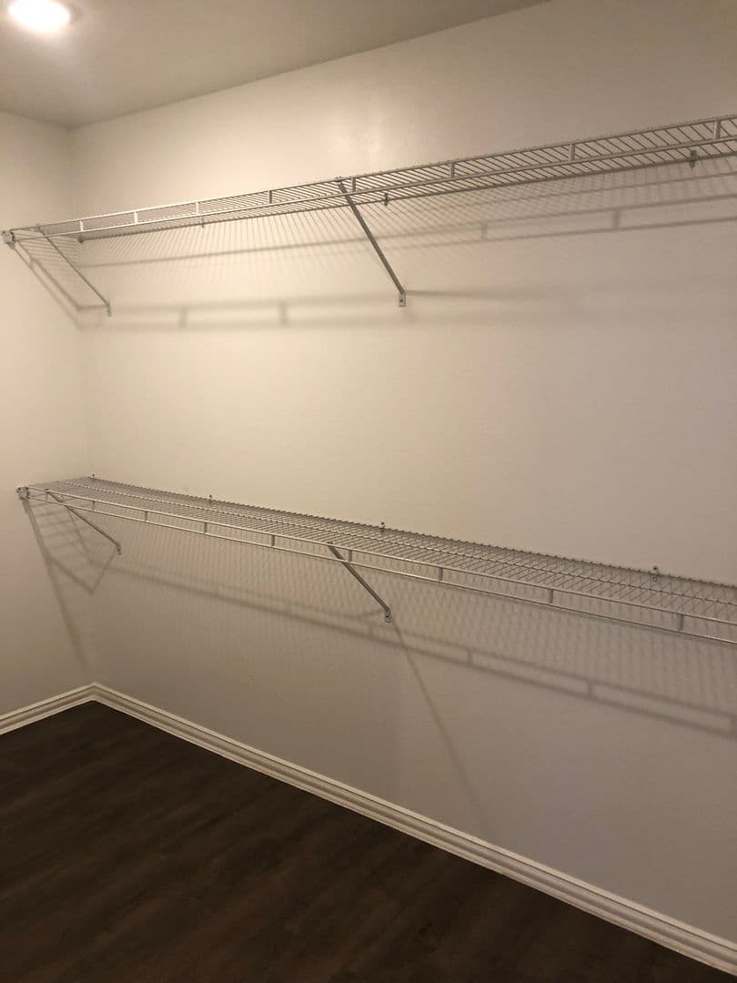 Guymon Apartment: 1641 NE 4th street