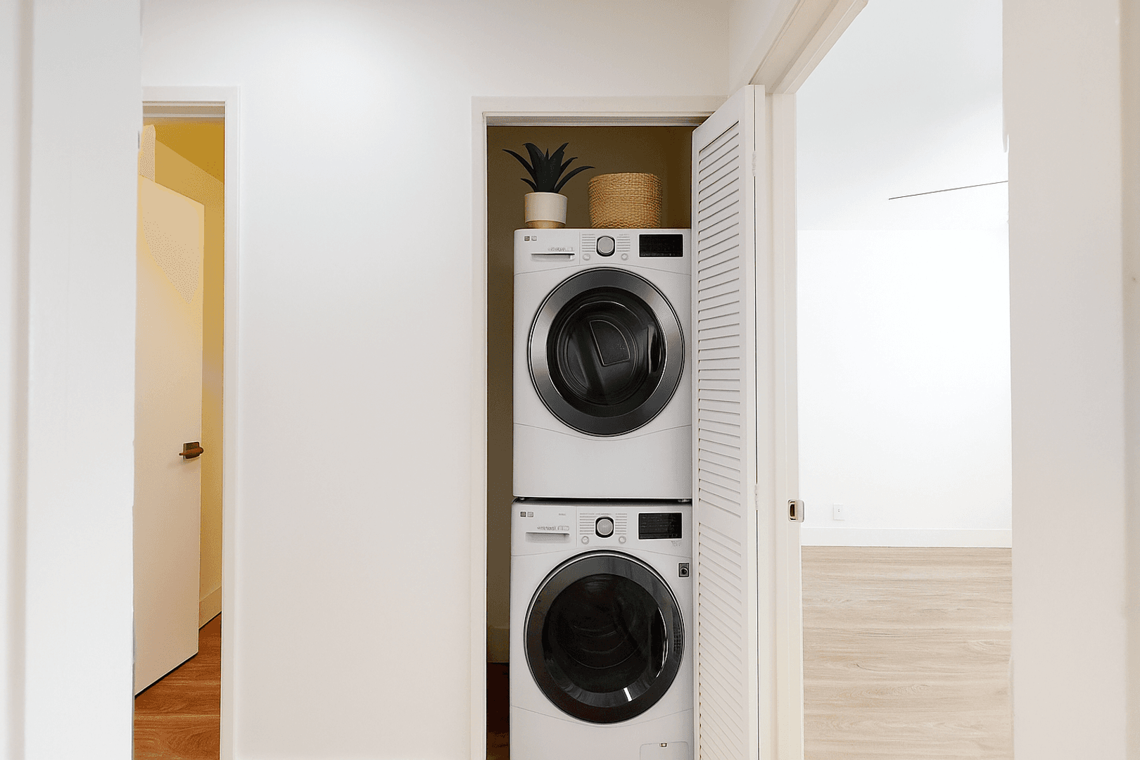 Pasadena Apartment: 400 N. Los Robles Avenue