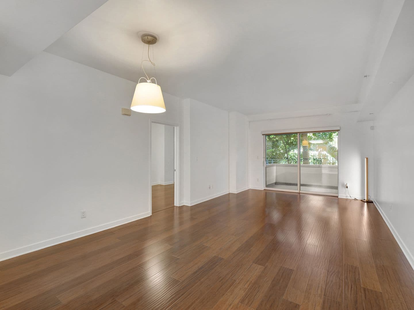 Los Angeles Apartment: 10599 Wilshire Blvd.