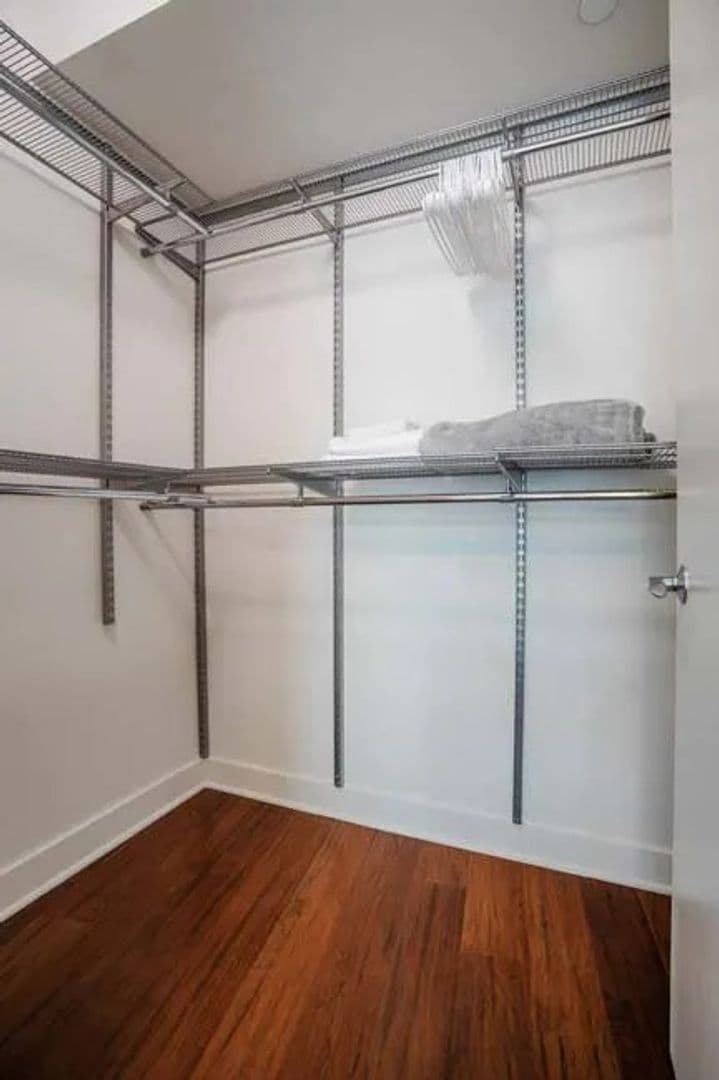 Los Angeles Apartment: 10599 Wilshire Blvd.