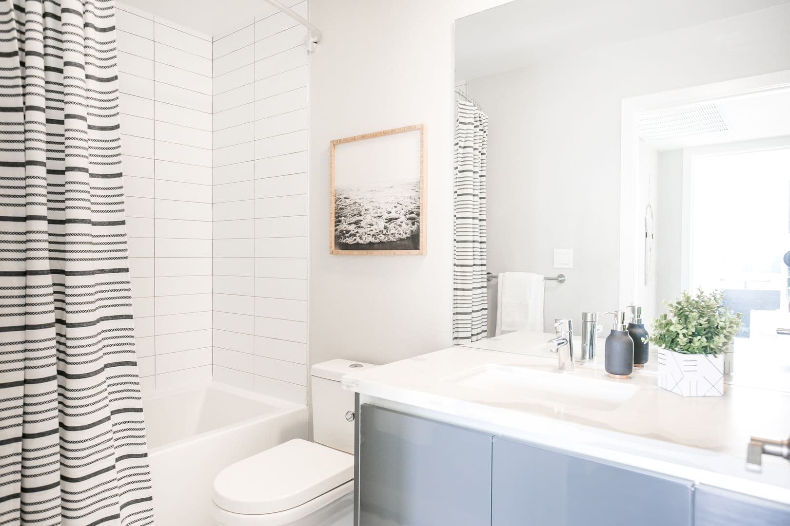Los Angeles Apartment: 4150 Marathon Street