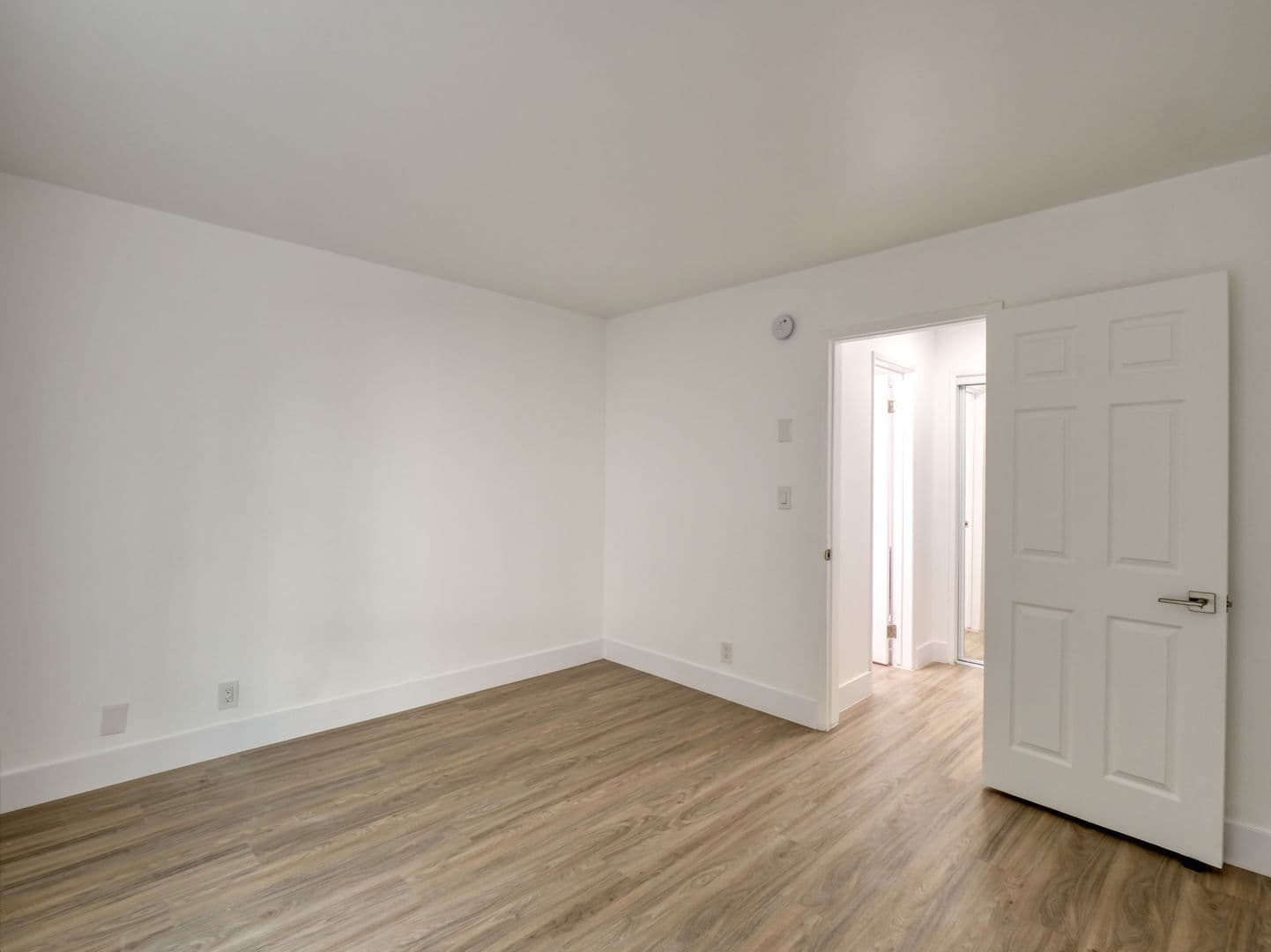 West Hollywood Apartment: 526 N. Orlando Avenue