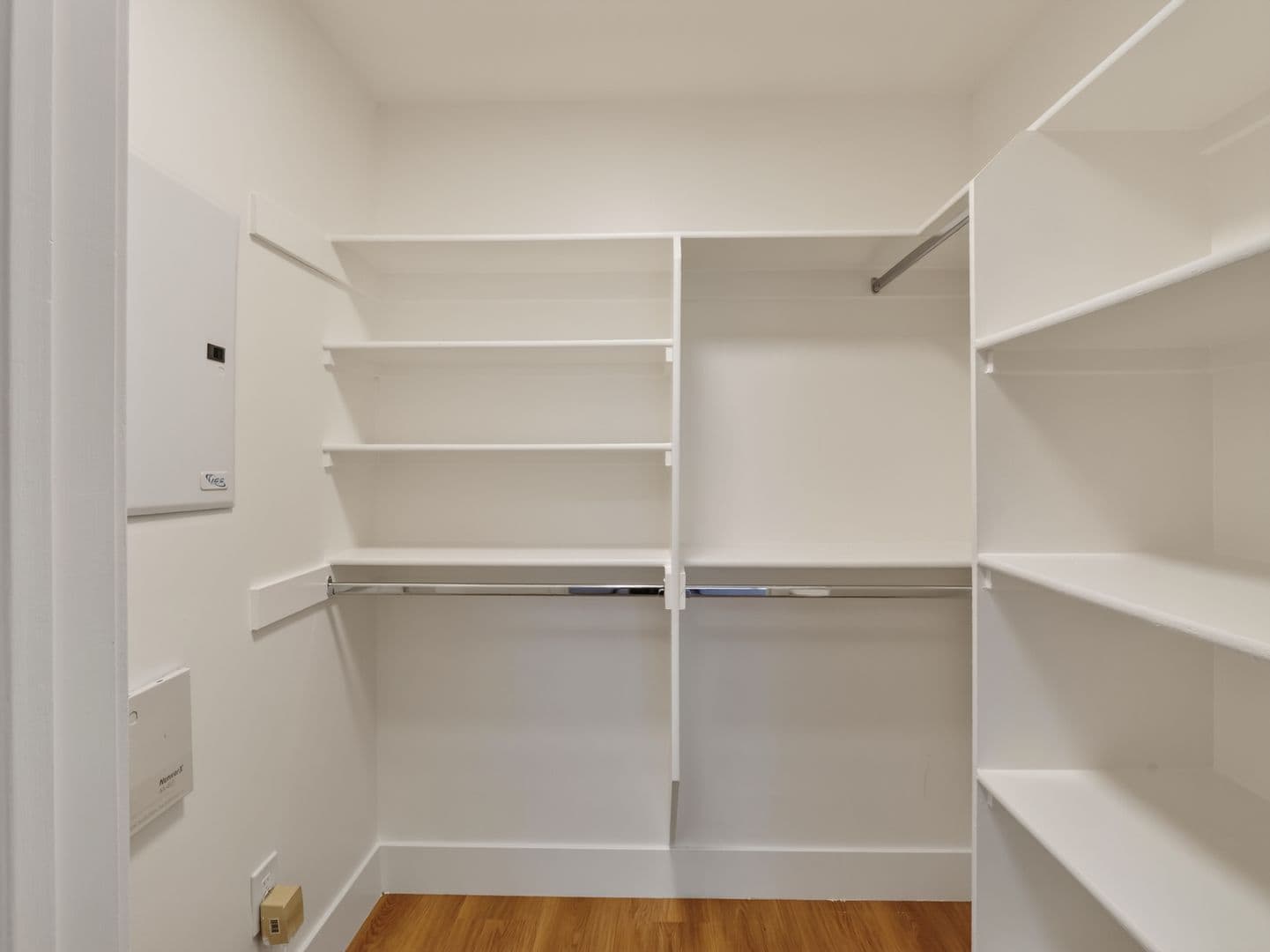 Los Angeles Apartment: 10599 Wilshire Blvd.