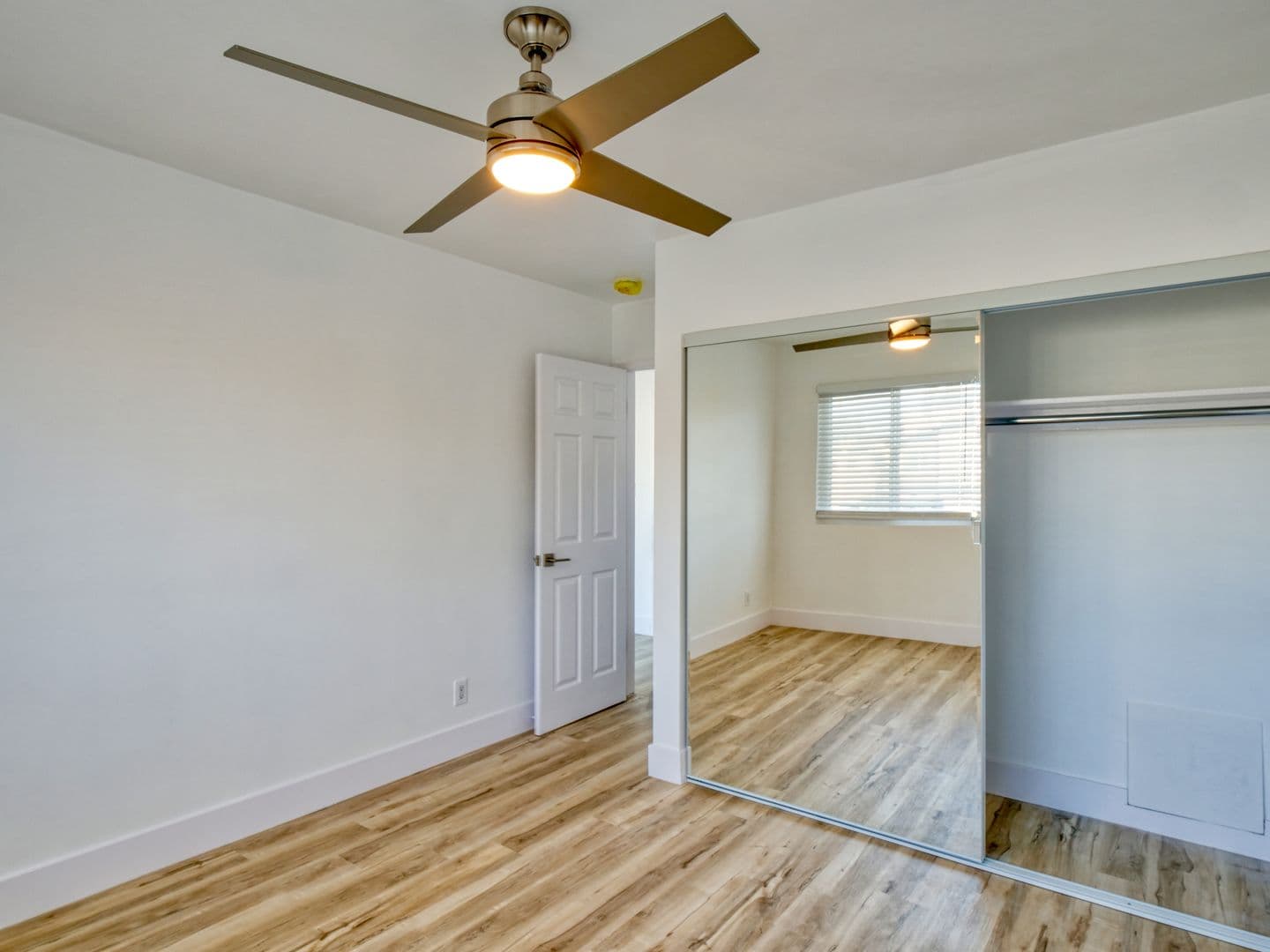 Los Angeles Apartment: 3721 Westwood Boulevard
