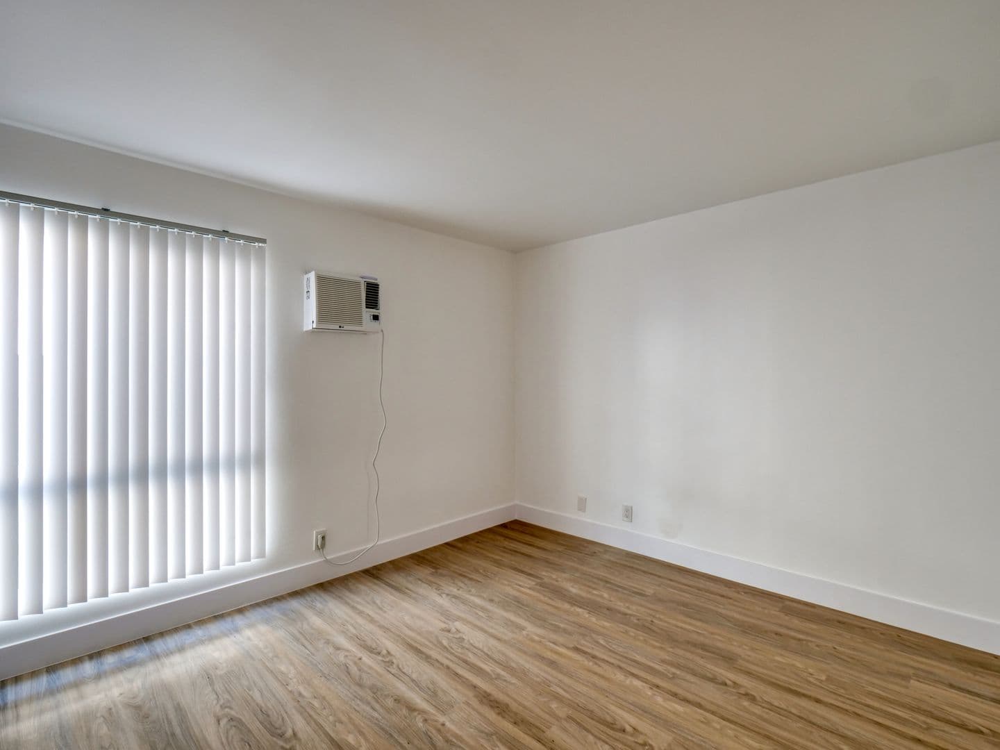 West Hollywood Apartment: 526 N. Orlando Avenue