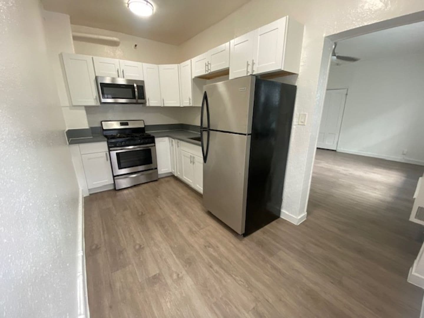 Los Angeles Apartment: 1025 N. Serrano Avenue