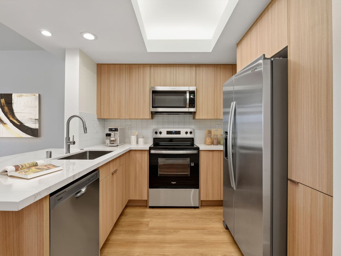 Los Angeles Apartment: 10599 Wilshire Blvd.