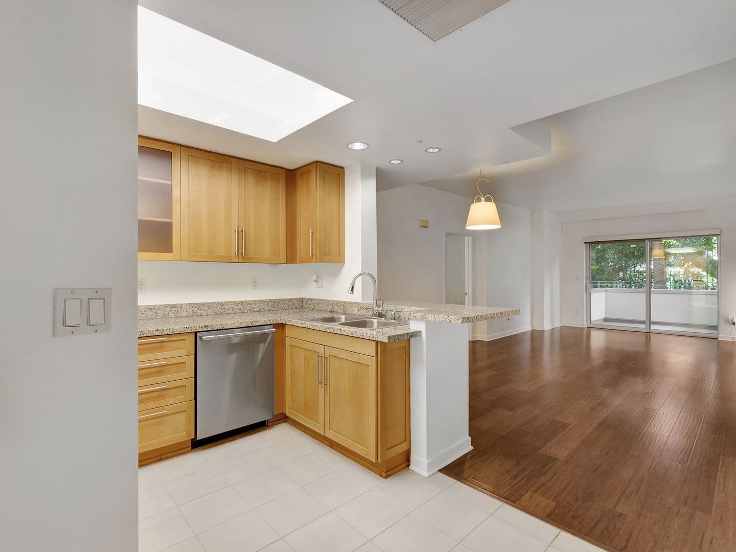 Los Angeles Apartment: 10599 Wilshire Blvd.