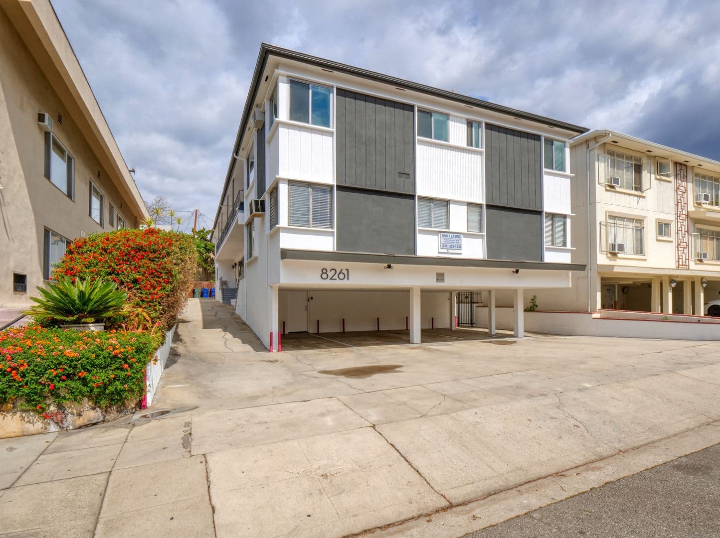 West Hollywood Apartment: 8261 Norton Avenue
