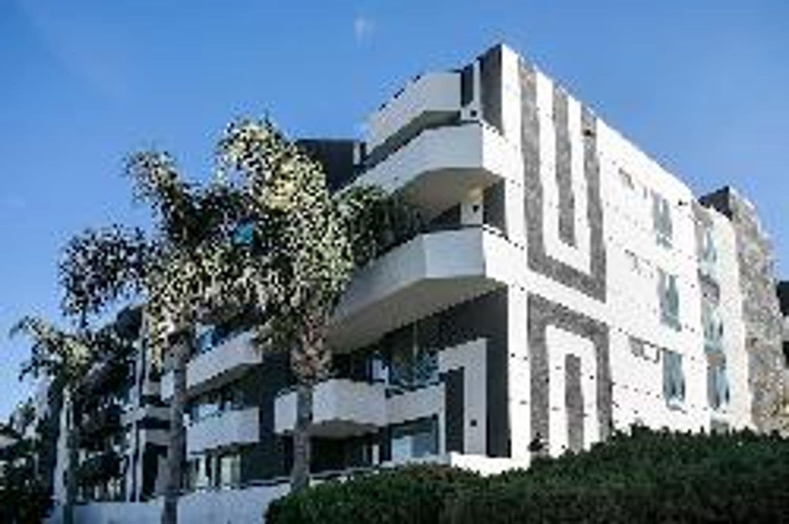 Los Angeles Apartment: 4150 Marathon Street