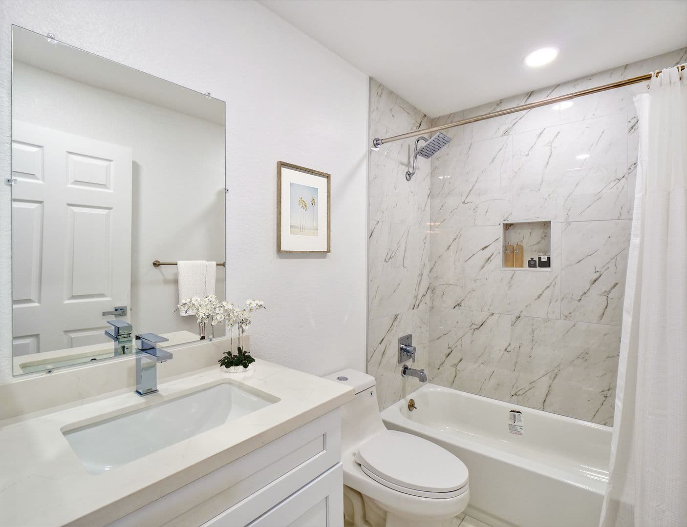Los Angeles Apartment: 223 N. Alvarado Street