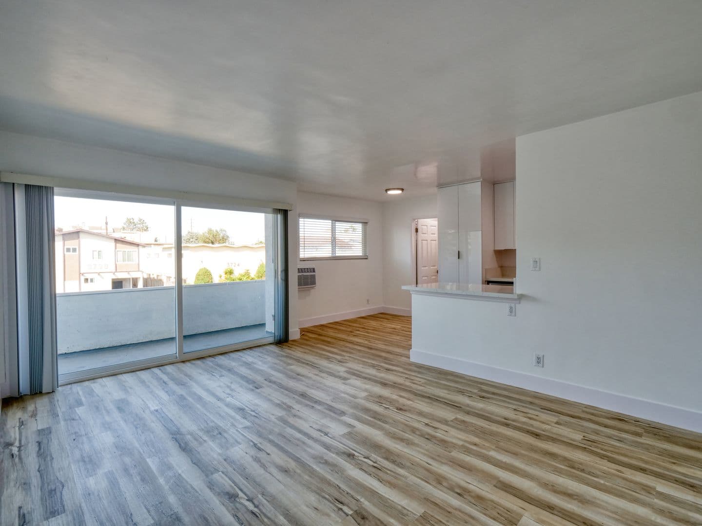 Los Angeles Apartment: 3721 Westwood Boulevard