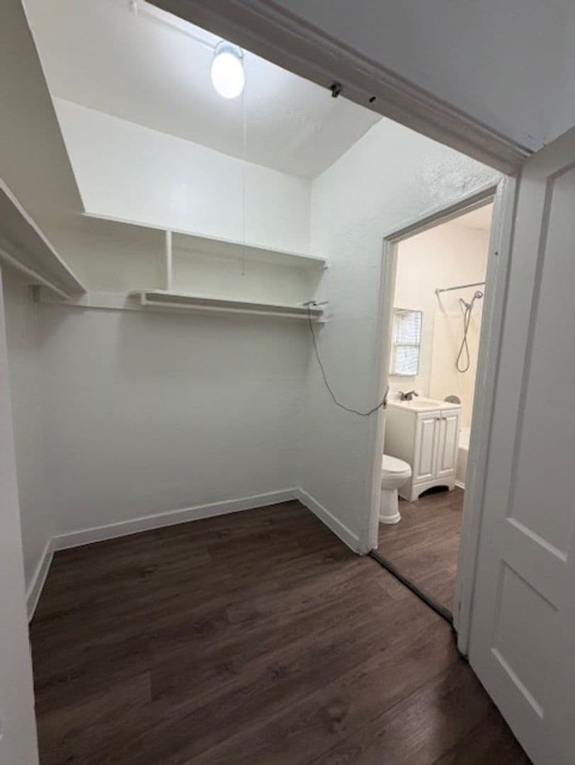 Los Angeles Apartment: 1025 N. Serrano Avenue