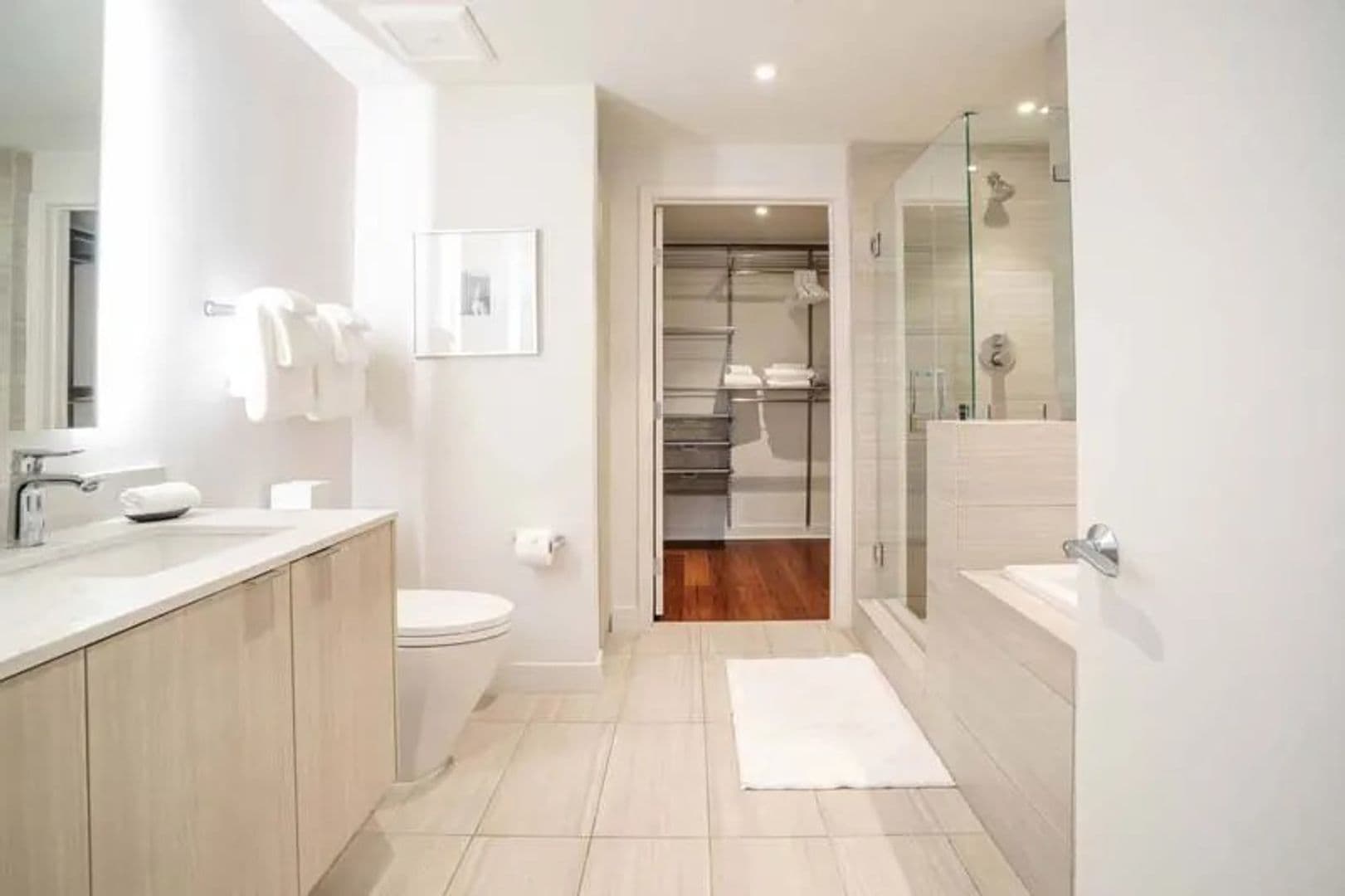 Los Angeles Apartment: 10599 Wilshire Blvd.