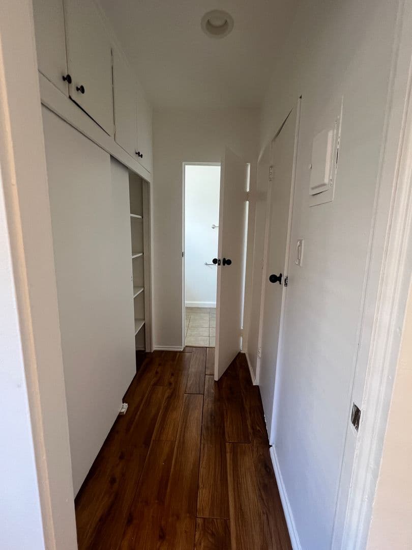 Los Angeles Apartment: 1636 N. Fuller Avenue