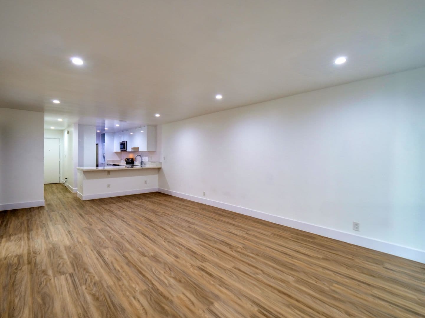 West Hollywood Apartment: 526 N. Orlando Avenue