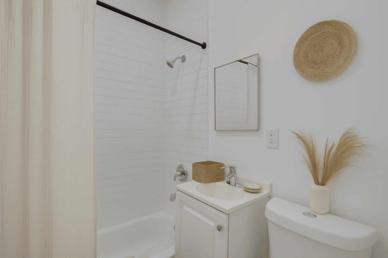 Los Angeles Apartment: 401 S. Kenmore Avenue