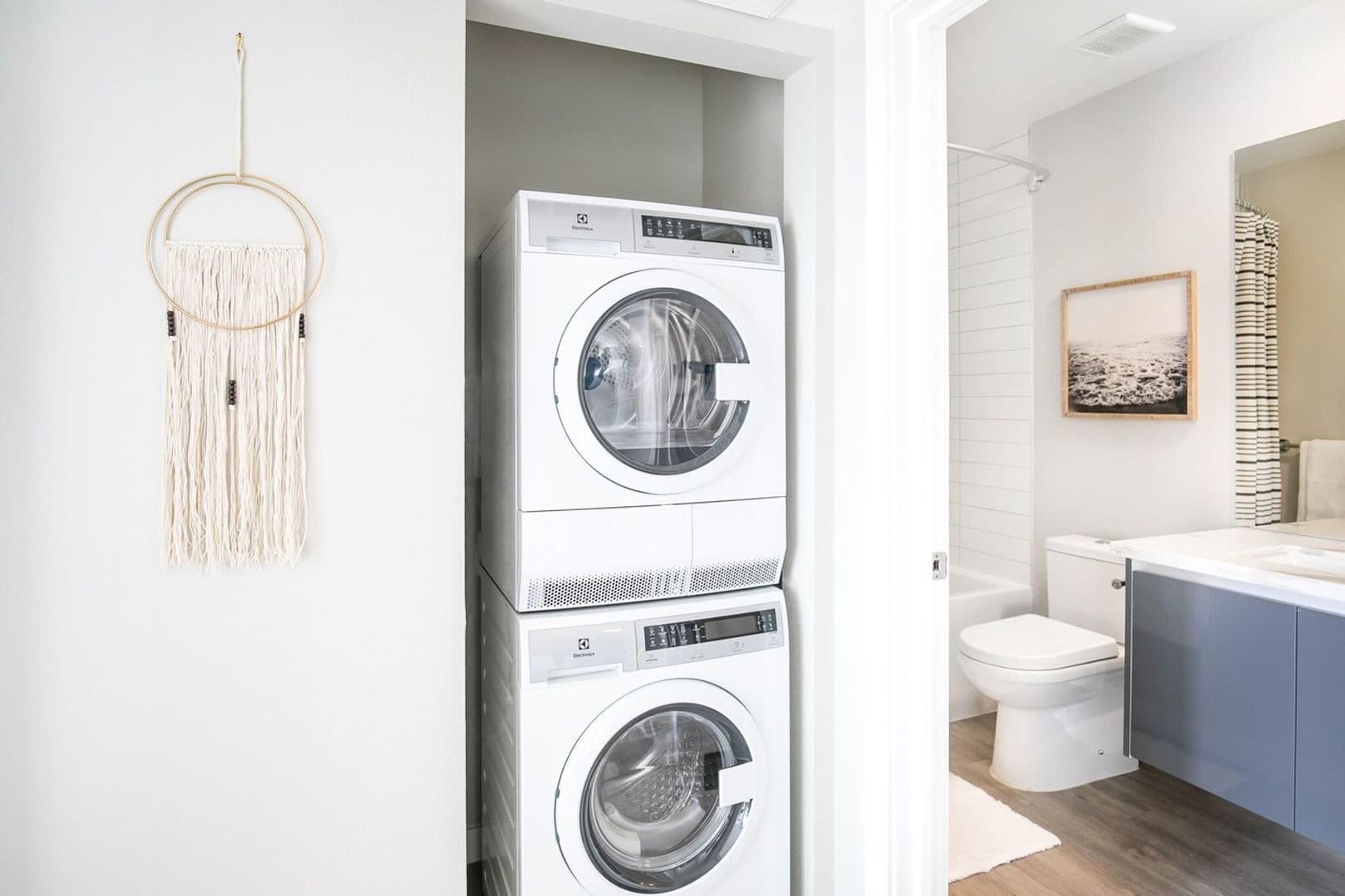 Los Angeles Apartment: 4150 Marathon Street