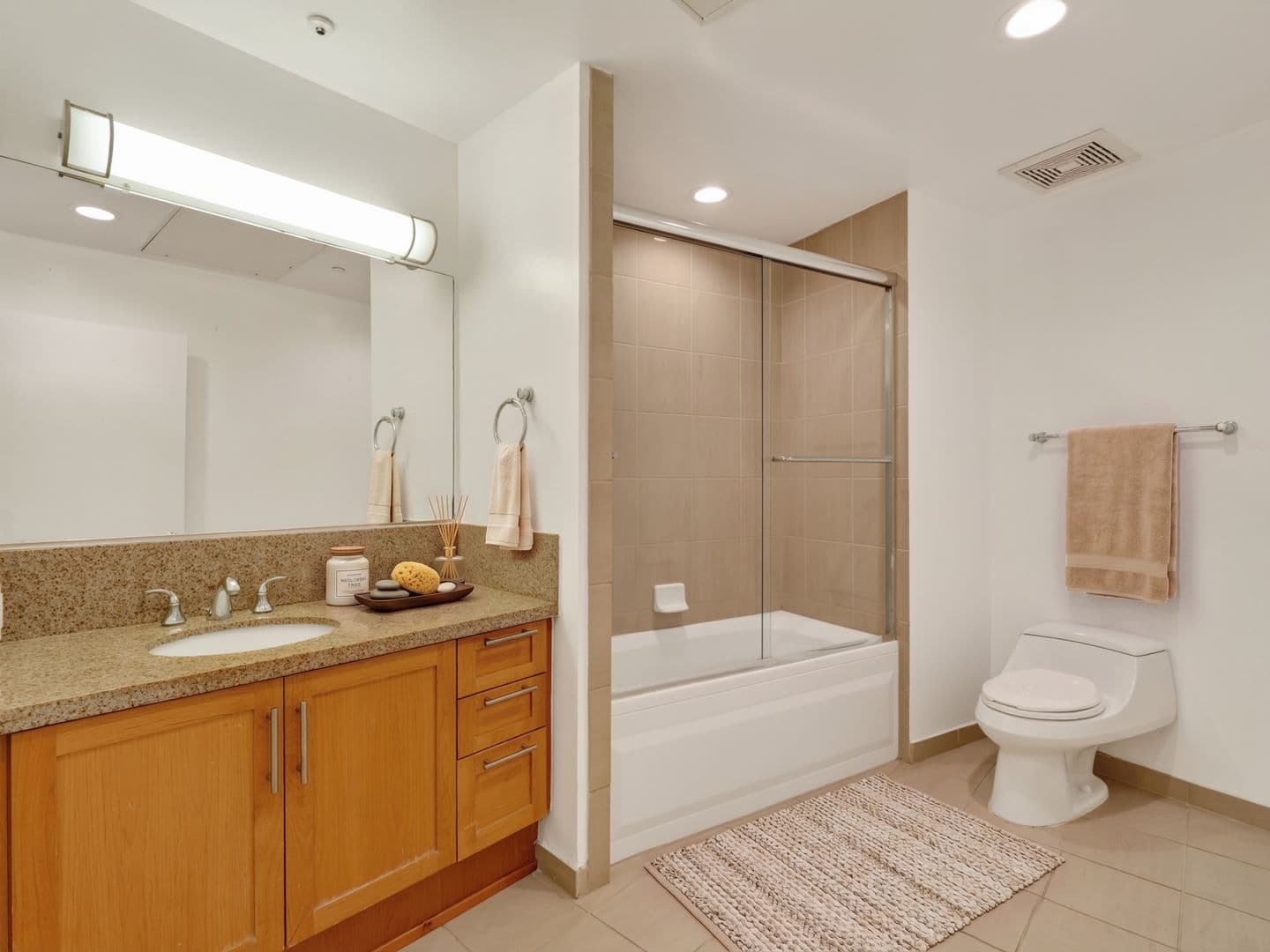 Los Angeles Apartment: 10599 Wilshire Blvd.