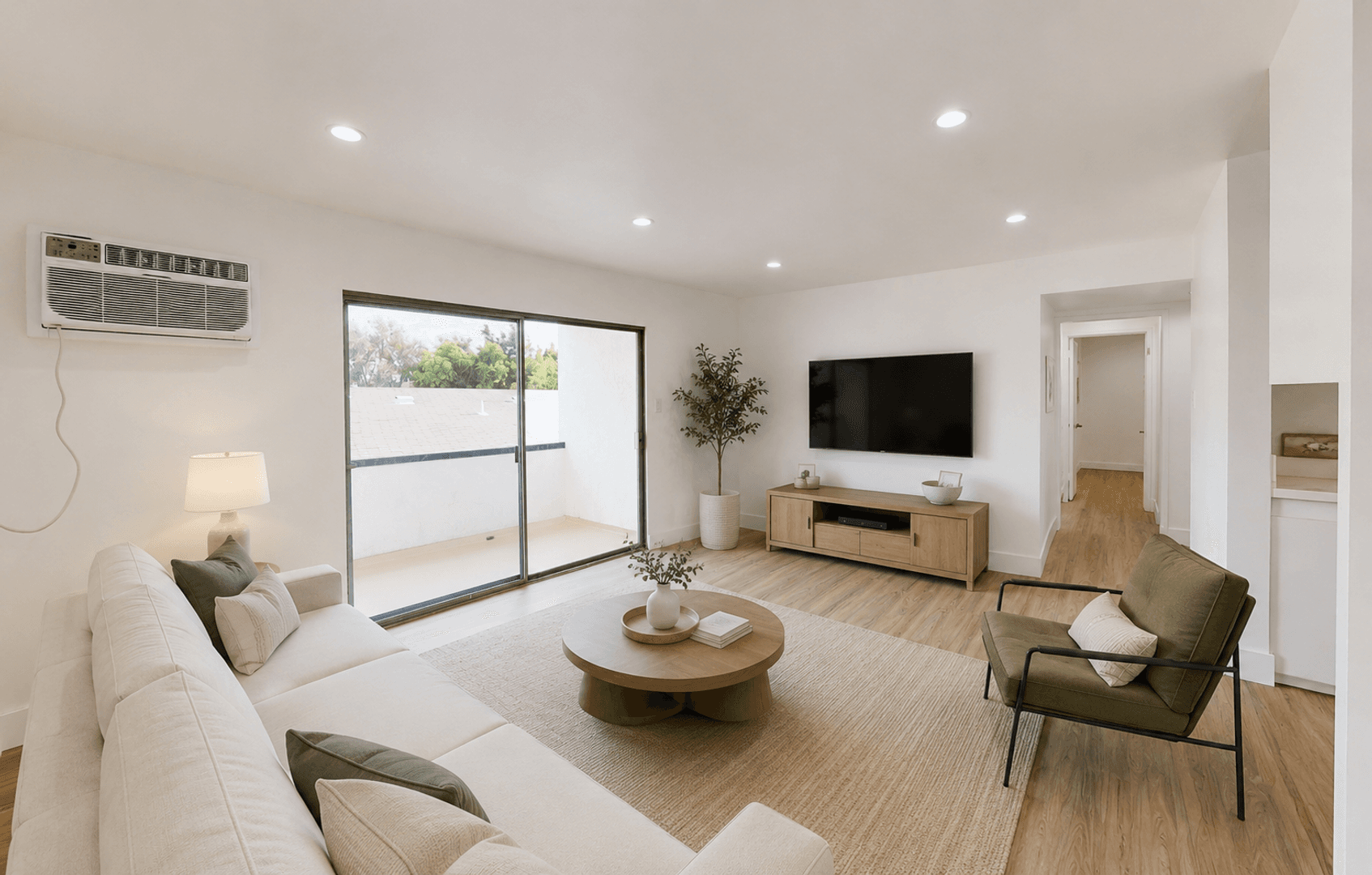 Los Angeles Apartment: 1933 S. Bedford Street
