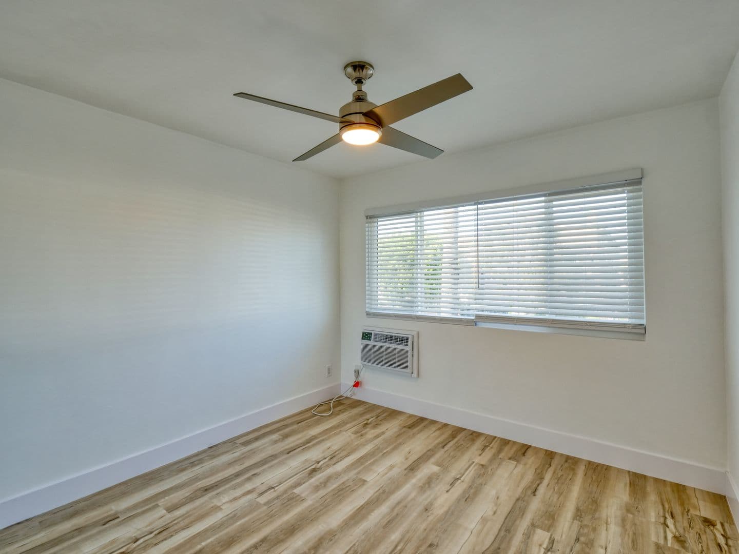 Los Angeles Apartment: 3721 Westwood Boulevard