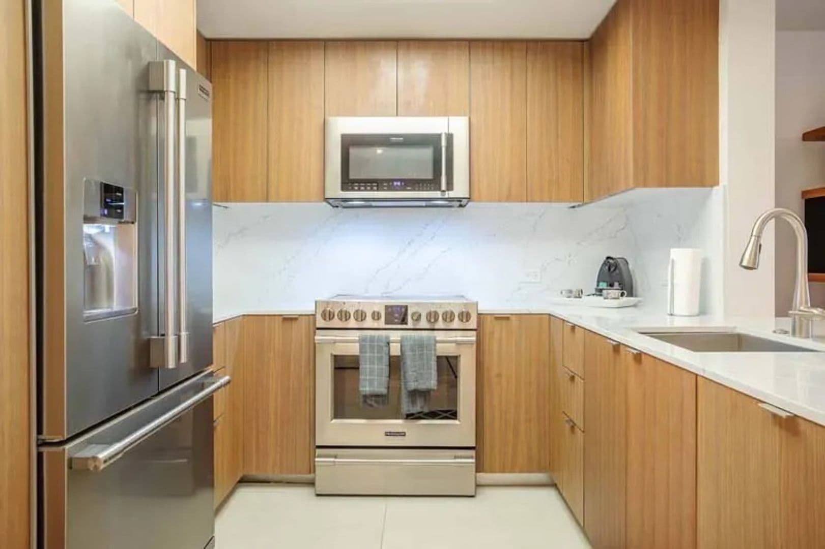 Los Angeles Apartment: 10599 Wilshire Blvd.