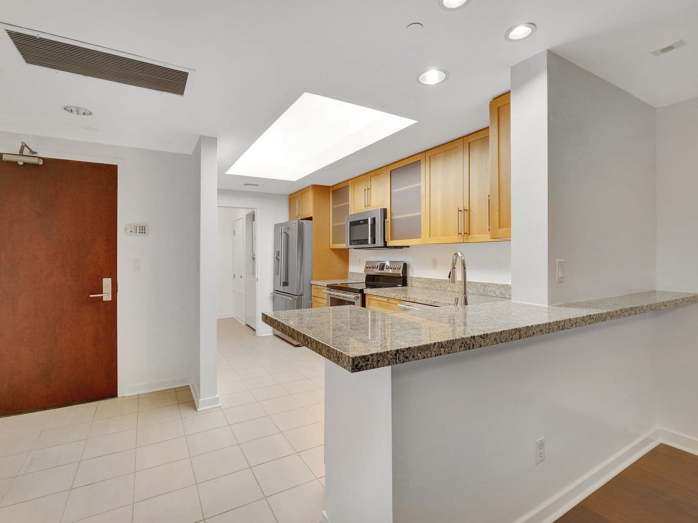 Los Angeles Apartment: 10599 Wilshire Blvd.