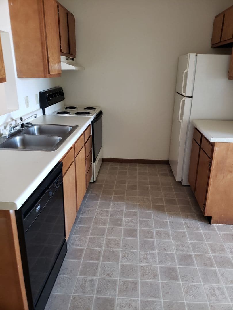 Terre Haute Apartment: 1095 Spruce St.