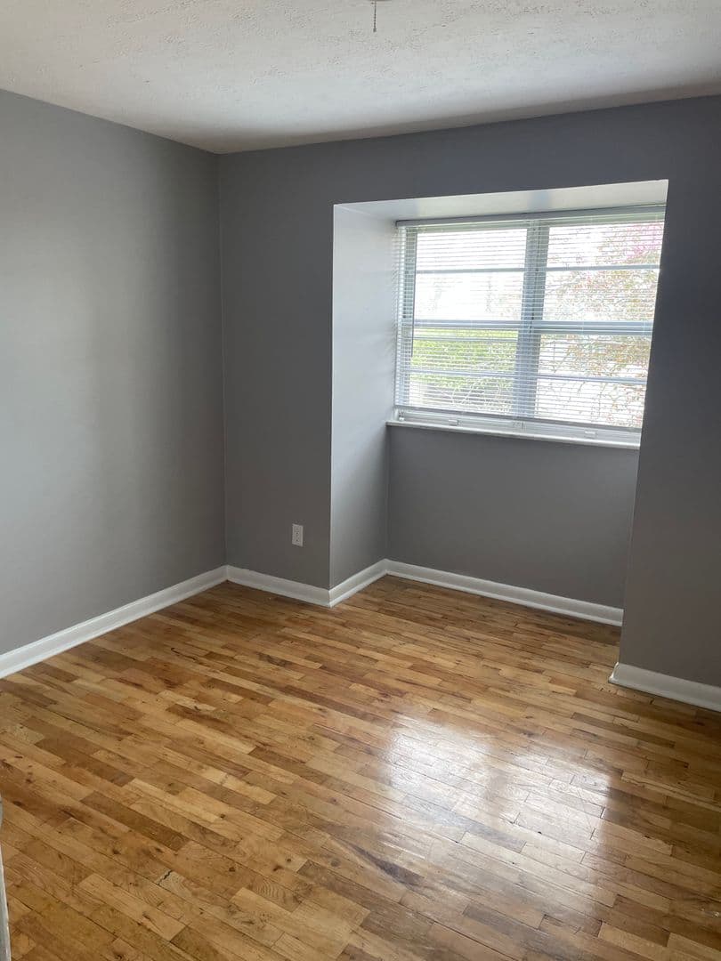 Indianapolis Apartment: 5220 Luzzane Lane