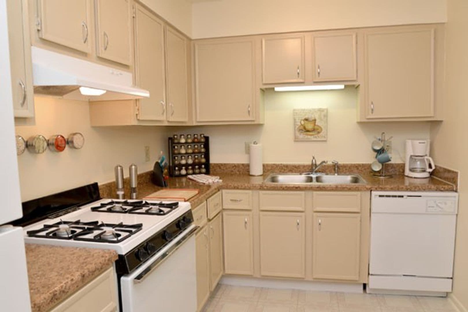 Indianapolis Apartment: 5220 Luzzane Lane
