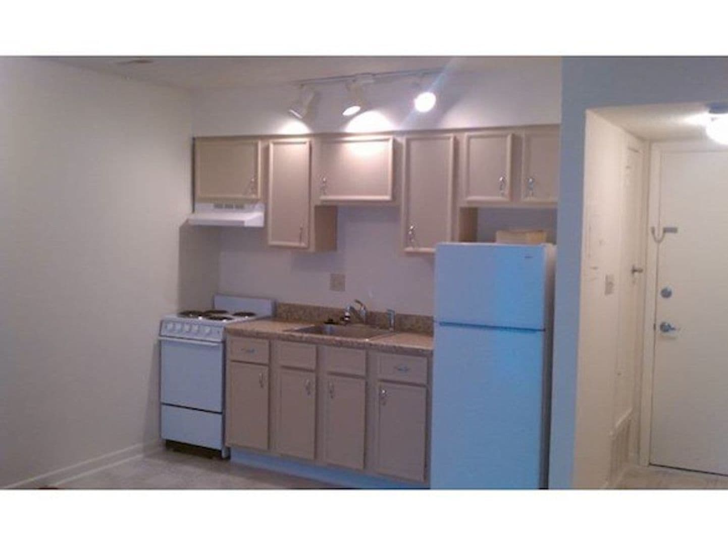 Indianapolis Apartment: 5220 Luzzane Lane