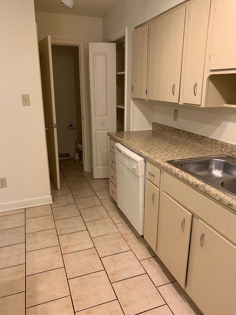 Indianapolis Apartment: 5220 Luzzane Lane