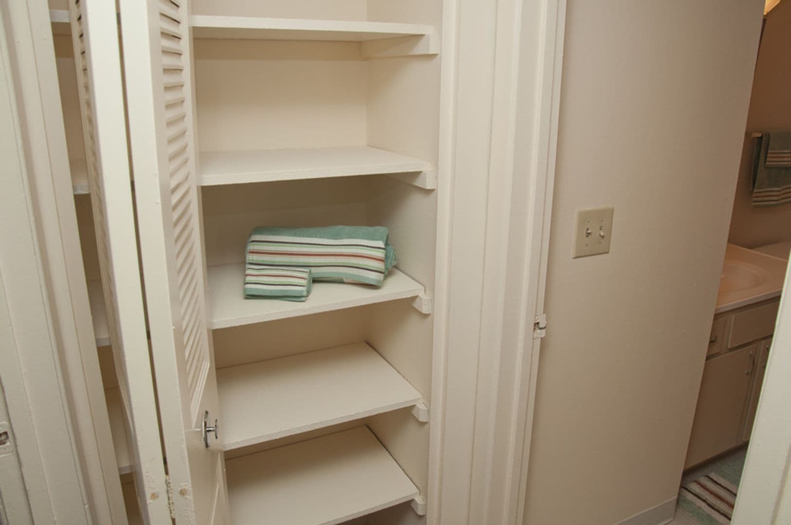 Indianapolis Apartment: 7936 Timber Ridge Dr.