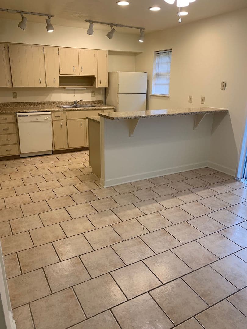Indianapolis Apartment: 5220 Luzzane Lane